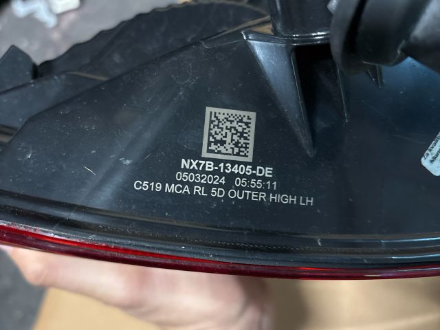 bontott FORD FOCUS IV Bal Külső Hátsó Lámpa