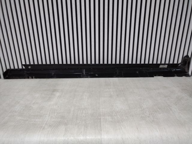 bontott FORD FOCUS IV Bal Küszöb