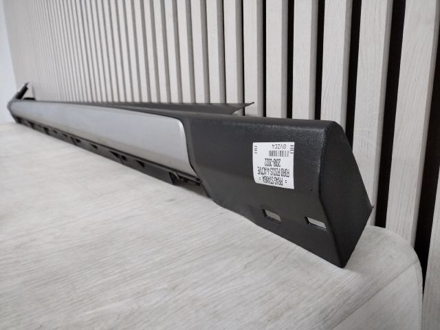 bontott FORD FOCUS IV Bal Küszöb