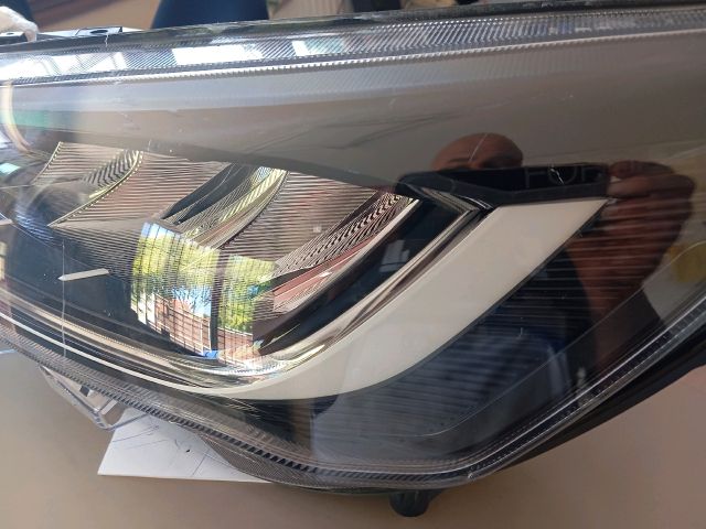 bontott FORD FOCUS IV Bal Ledes Fényszóró