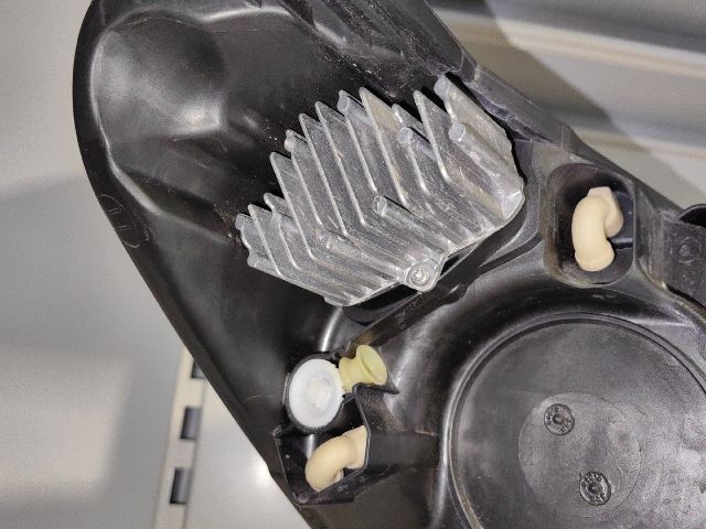 bontott FORD FOCUS IV Bal Ledes Fényszóró