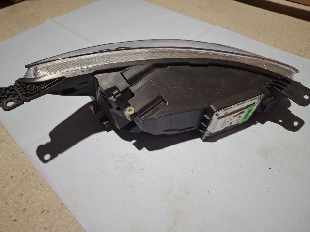 bontott FORD FOCUS IV Bal Ledes Fényszóró