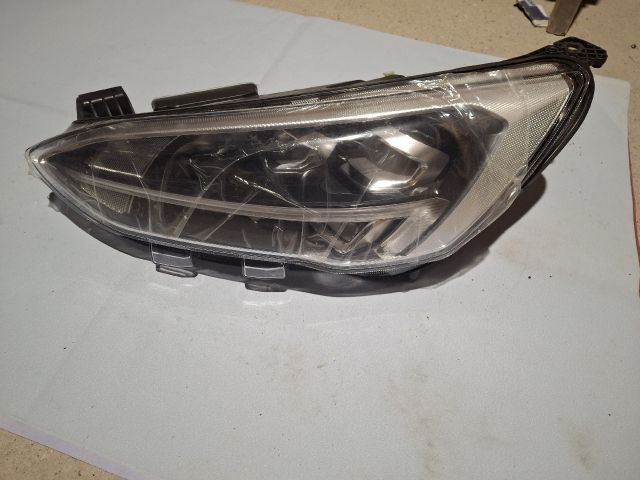 bontott FORD FOCUS IV Bal Ledes Fényszóró
