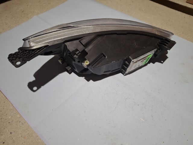 bontott FORD FOCUS IV Bal Ledes Fényszóró