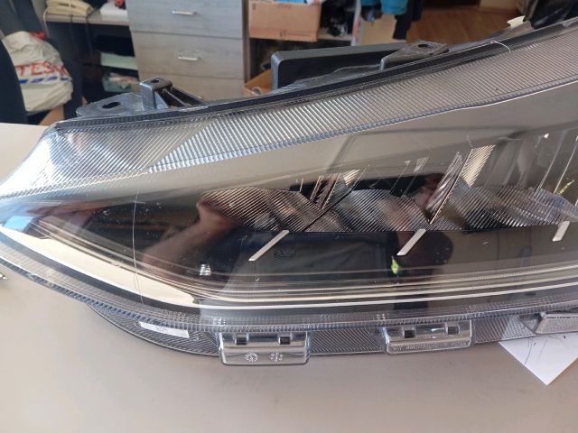 bontott FORD FOCUS IV Bal Ledes Fényszóró