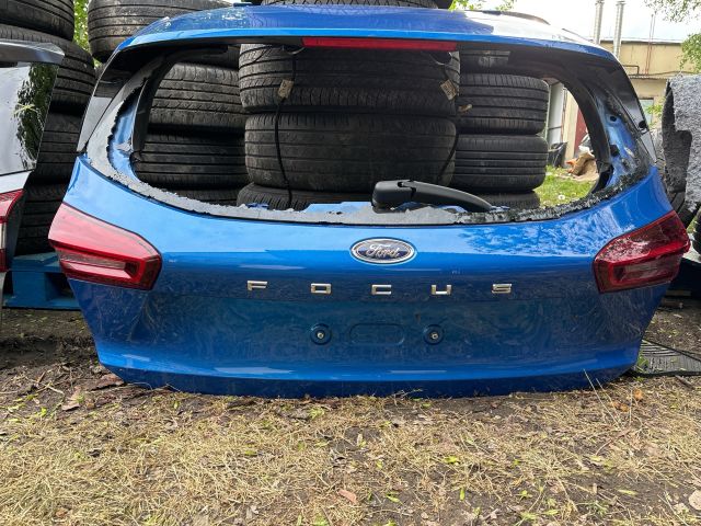 bontott FORD FOCUS IV Csomagtérajtó (Részeivel)