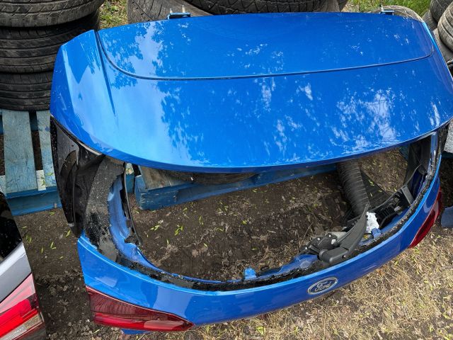 bontott FORD FOCUS IV Csomagtérajtó (Részeivel)