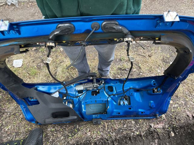 bontott FORD FOCUS IV Csomagtérajtó (Részeivel)