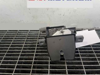 bontott FORD FOCUS IV Csomagtérajtó Ütköző