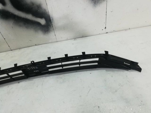 bontott FORD FOCUS IV Első Lökhárító Alsó Középső Díszrács