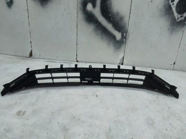 bontott FORD FOCUS IV Első Lökhárító Alsó Középső Díszrács