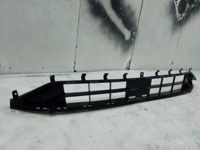 bontott FORD FOCUS IV Első Lökhárító Alsó Középső Díszrács