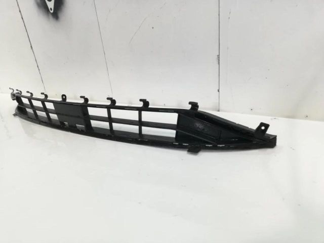 bontott FORD FOCUS IV Első Lökhárító Alsó Középső Díszrács