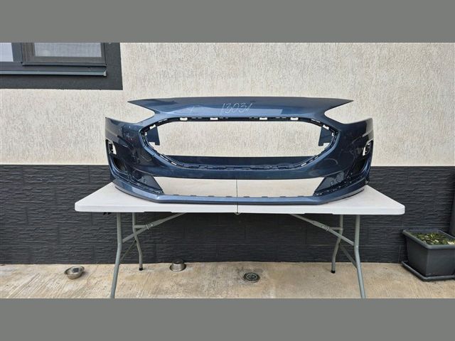 bontott FORD FOCUS IV Első Lökhárító (Részeivel)