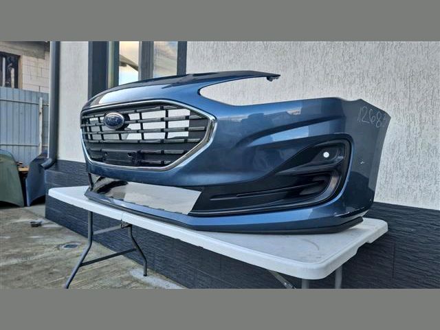 bontott FORD FOCUS IV Első Lökhárító (Részeivel)