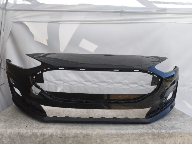 bontott FORD FOCUS IV Első Lökhárító (Részeivel)