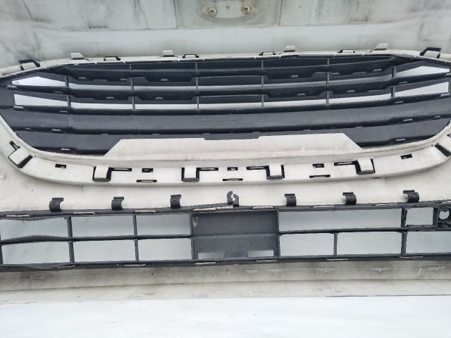 bontott FORD FOCUS IV Első Lökhárító (Üresen)