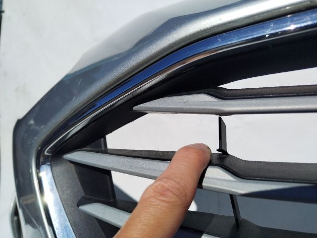 bontott FORD FOCUS IV Első Lökhárító (Üresen)