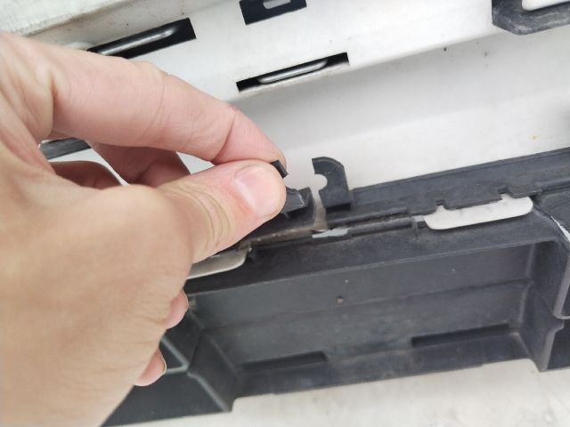 bontott FORD FOCUS IV Első Lökhárító (Üresen)