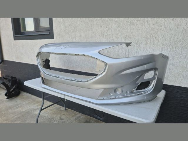 bontott FORD FOCUS IV Első Lökhárító (Üresen)