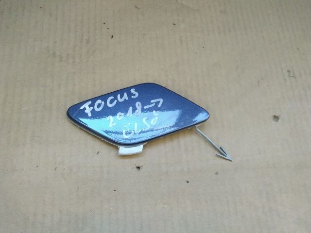 bontott FORD FOCUS IV Első Vonószem Burkolat