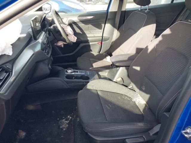 bontott FORD FOCUS IV Felső Hűtőburkolat