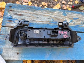 bontott FORD FOCUS IV Fűtéskapcsoló (manuális klímás)