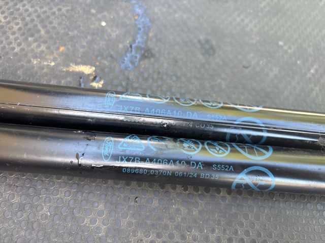 bontott FORD FOCUS IV Gázrugós Kitámasztó Teleszkóp Pár Csomagtérajtó