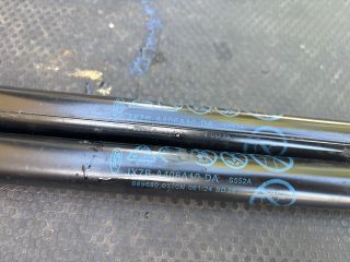 bontott FORD FOCUS IV Gázrugós Kitámasztó Teleszkóp Pár Csomagtérajtó