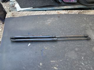 bontott FORD FOCUS IV Gázrugós Kitámasztó Teleszkóp Pár Csomagtérajtó