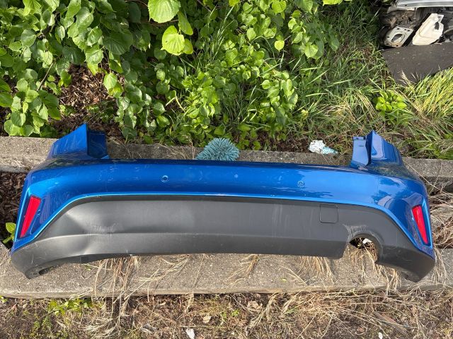 bontott FORD FOCUS IV Hátsó Lökhárító (Részeivel)