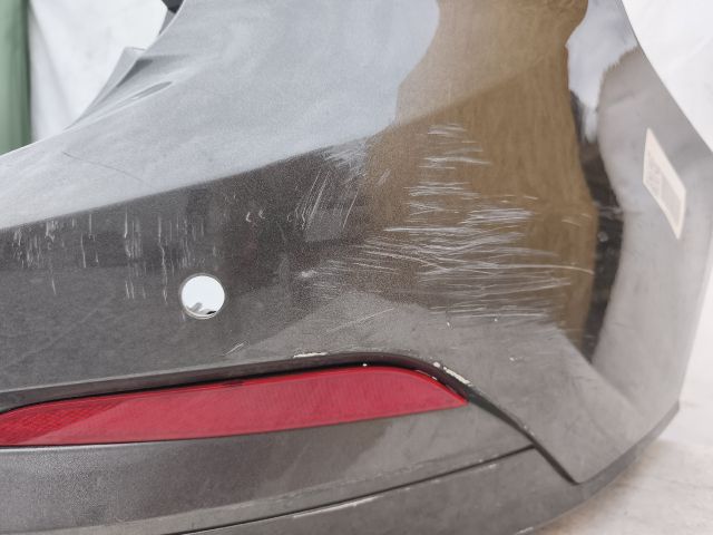 bontott FORD FOCUS IV Hátsó Lökhárító (Részeivel)