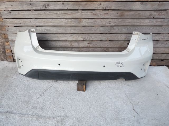 bontott FORD FOCUS IV Hátsó Lökhárító (Részeivel)