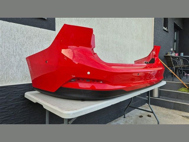 bontott FORD FOCUS IV Hátsó Lökhárító (Részeivel)