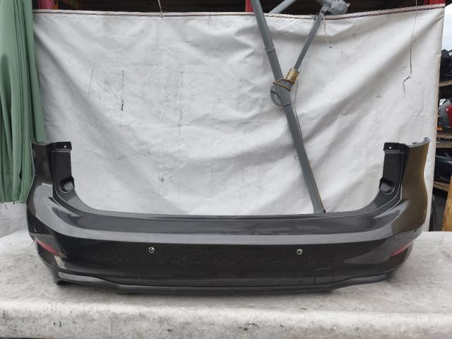 bontott FORD FOCUS IV Hátsó Lökhárító (Részeivel)