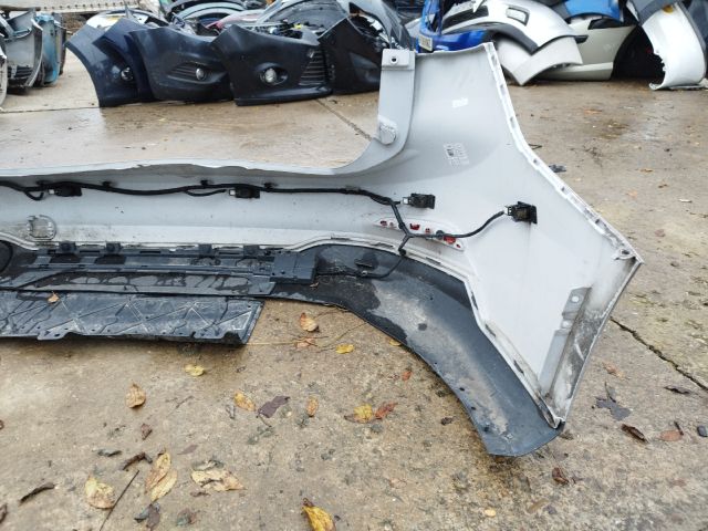 bontott FORD FOCUS IV Hátsó Lökhárító (Részeivel)