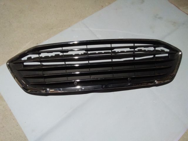 bontott FORD FOCUS IV Hűtőrács