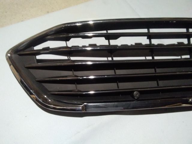 bontott FORD FOCUS IV Hűtőrács