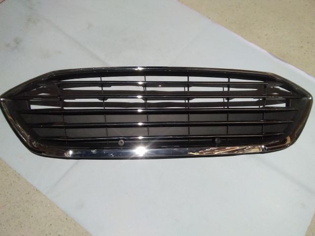 bontott FORD FOCUS IV Hűtőrács