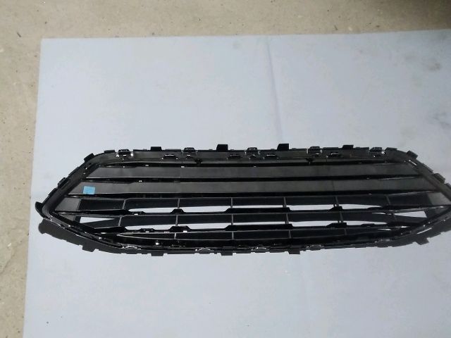 bontott FORD FOCUS IV Hűtőrács