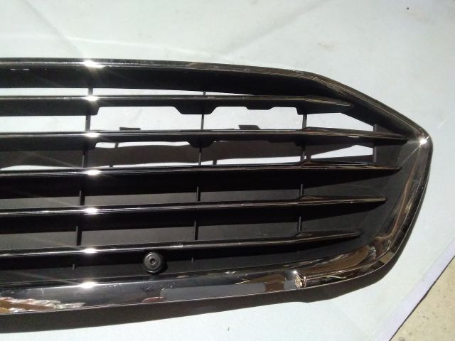 bontott FORD FOCUS IV Hűtőrács