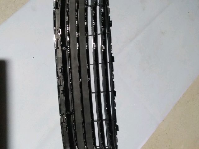 bontott FORD FOCUS IV Hűtőrács