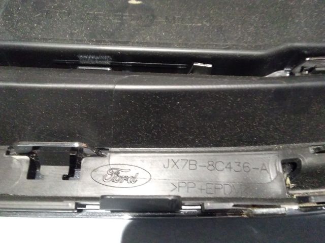 bontott FORD FOCUS IV Hűtőrács