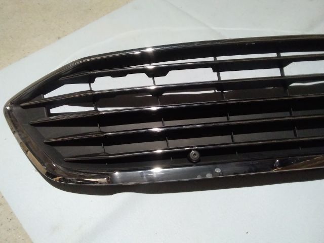 bontott FORD FOCUS IV Hűtőrács