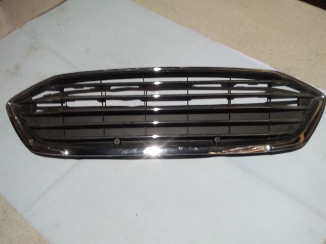 bontott FORD FOCUS IV Hűtőrács