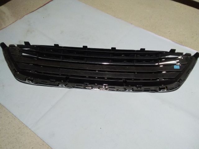 bontott FORD FOCUS IV Hűtőrács