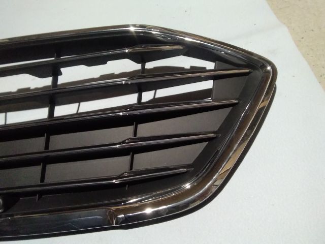 bontott FORD FOCUS IV Hűtőrács