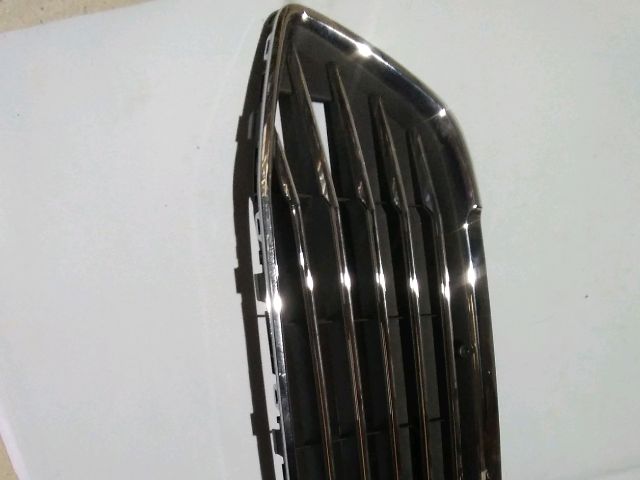 bontott FORD FOCUS IV Hűtőrács