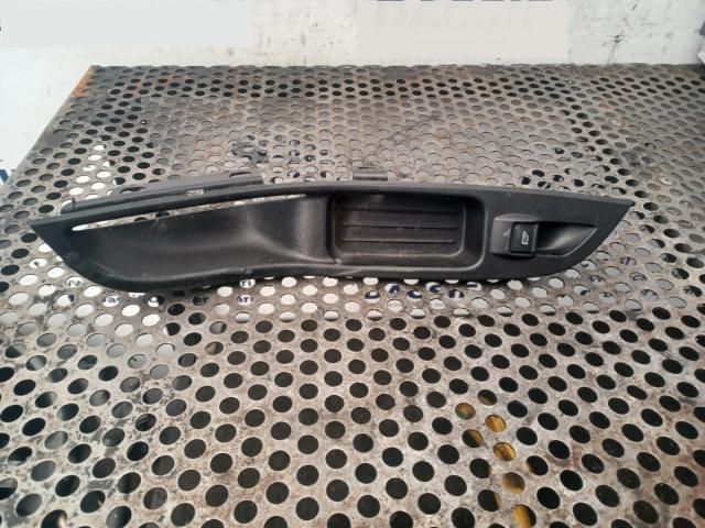 bontott FORD FOCUS IV Jobb első Ablakemelő Kapcsoló