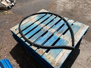 bontott FORD FOCUS IV Jobb első Gumikéder